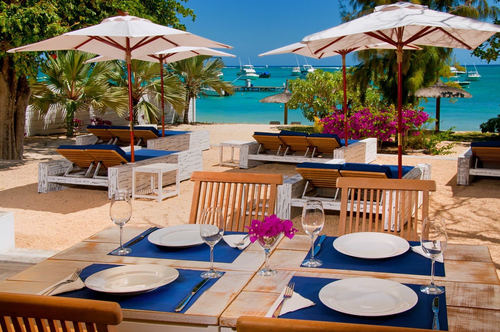 R Beach Club تراوْ أوكس بيتْشيز المظهر الخارجي الصورة